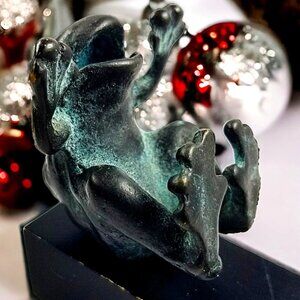 Whimsical Laughing Frog Brass Door Stopper with Wood Edge – Green